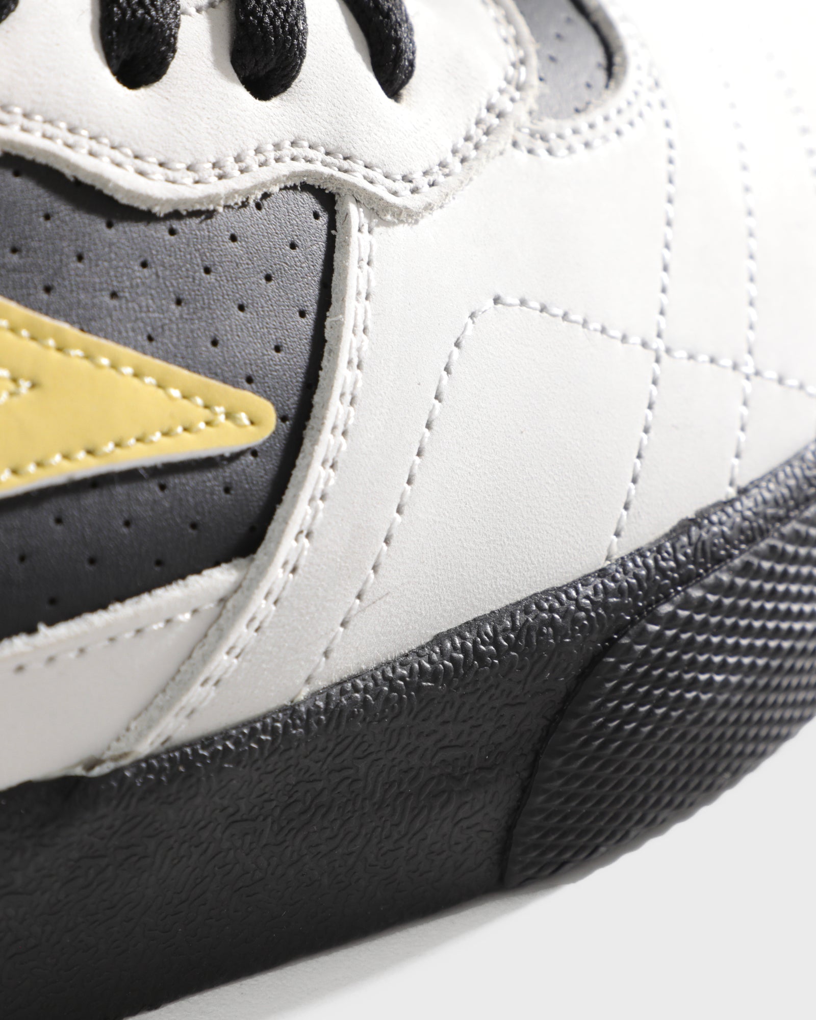 Cambridge ケンブリッジ - White Banana Black