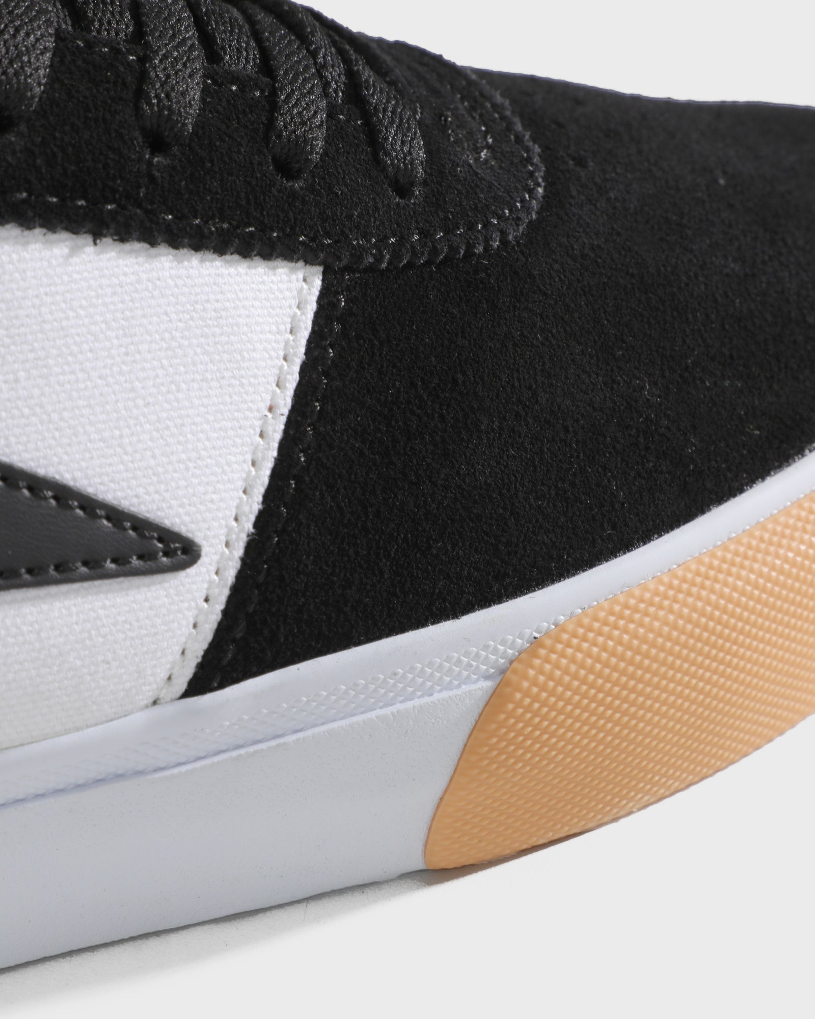 Manchester マンチェスタ - Black White Gum Toe